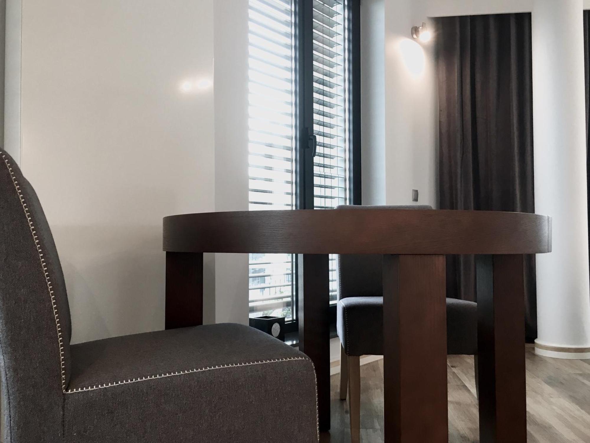 Fractal Guest Rooms - Poznan Centrum Andersia Square & Old Town Bagian luar foto