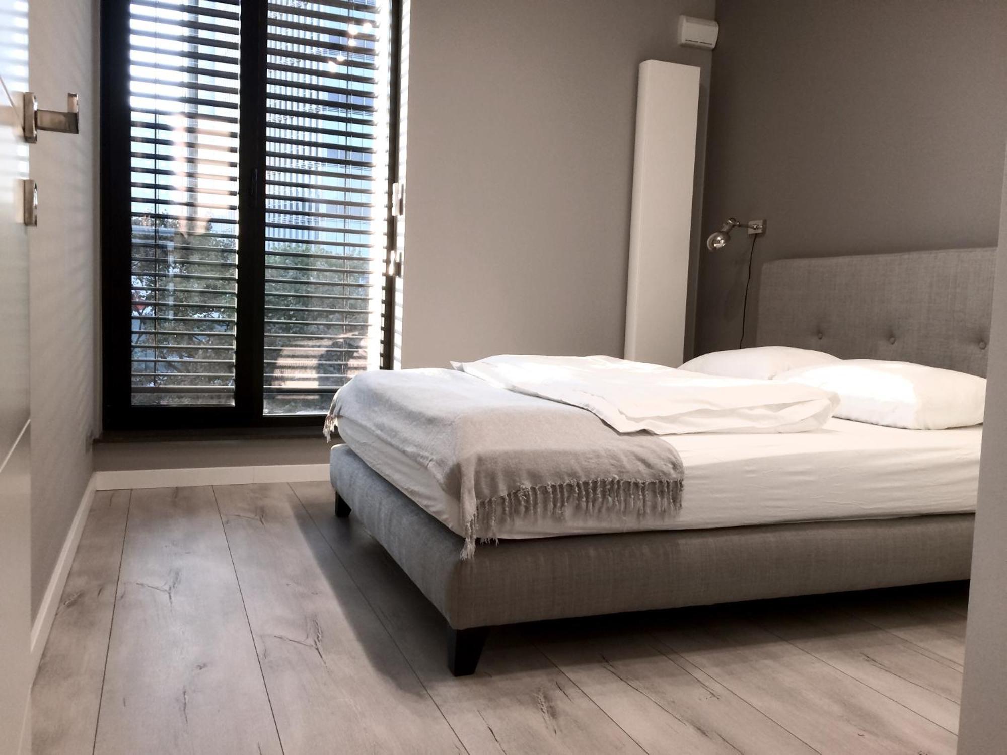 Fractal Guest Rooms - Poznan Centrum Andersia Square & Old Town Bagian luar foto