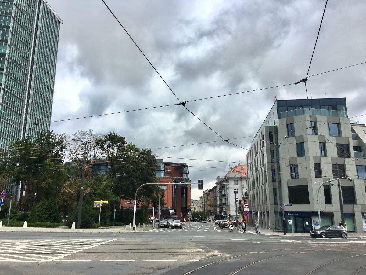 Fractal Guest Rooms - Poznan Centrum Andersia Square & Old Town Bagian luar foto