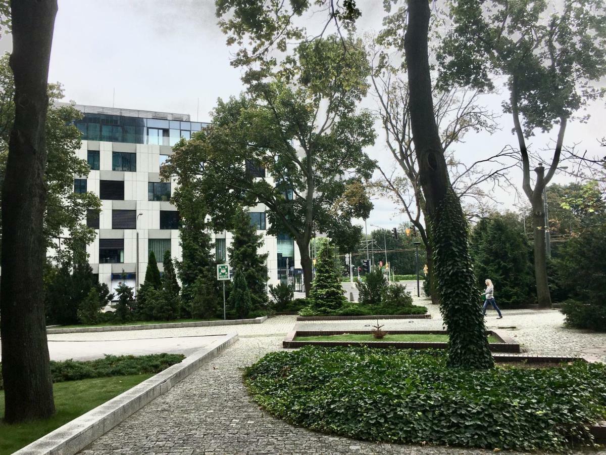 Fractal Guest Rooms - Poznan Centrum Andersia Square & Old Town Bagian luar foto