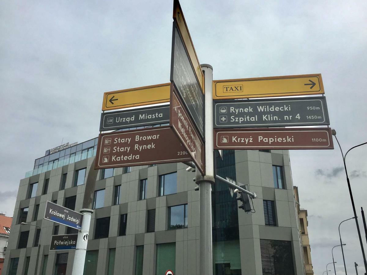 Fractal Guest Rooms - Poznan Centrum Andersia Square & Old Town Bagian luar foto