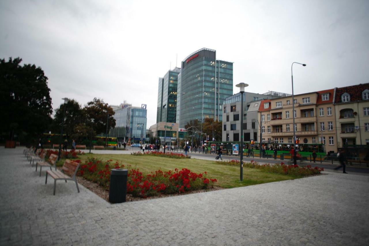Fractal Guest Rooms - Poznan Centrum Andersia Square & Old Town Bagian luar foto
